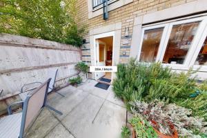 Charming & Spacious House With FREE PARKING