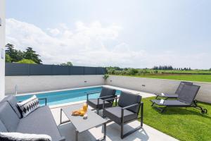 Modern Villa Casa Valero with pool in Novigrad