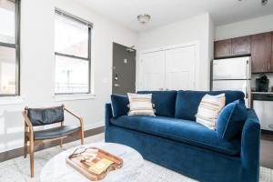 CozySuites Music Row Classy 1BR with free parking 39