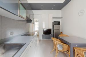 GuestHost - Bright Apartment - 650 m far from Arco della Pace