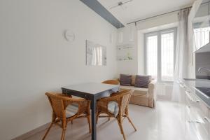 GuestHost - Bright Apartment - 650 m far from Arco della Pace