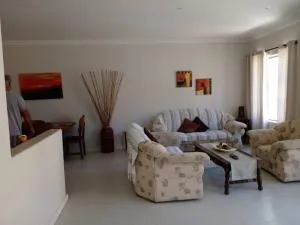 Pilbra Beachfront Self-catering Flat 5 - Amsterdamhoek