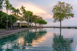 Seaview & beachfront 2BR 151 2F CicadaMarket