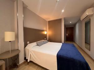 Twin Room with City View room in Hotel Montesol
