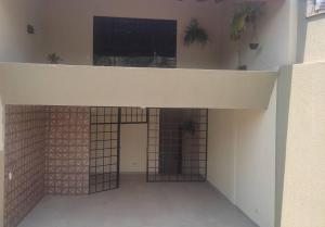 Casa Agradável, Arejada, Espaçosa, Perto de Tudo