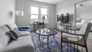 Landing Modern Apartment with Amazing Amenities (ID1239X542)