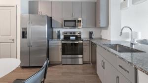 Landing Modern Apartment with Amazing Amenities (ID1239X542)