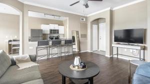 Landing Modern Apartment with Amazing Amenities (ID1403X079)