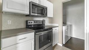 Landing Modern Apartment with Amazing Amenities (ID1403X079)