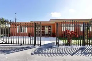 Miami Retreat : 1BR Haven - Opa-locka