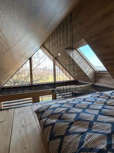 Hiška pod črešnjo