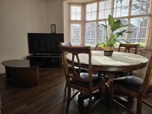 4 Bedroom Home with Parking