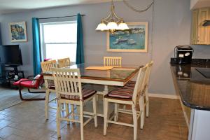 El Matador 239 by Alicia Hollis Rentals New Listing Open