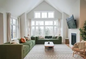 4BR Entire private modern cottage - Hilltop view - Norway Point