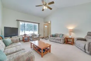 Cozy Mancelona Home Ski, Golf and Snowmobile! - Frederic