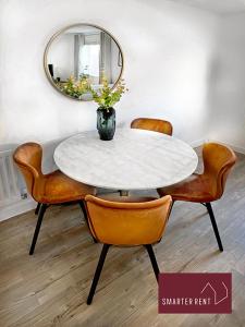 Jennetts Park, Bracknell - 2 Bedroom Home