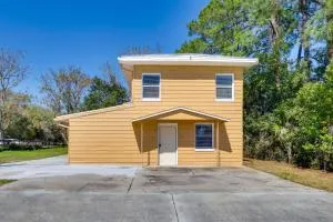 5 Mi to Lake Sumter Landing Bright Home with Patio - Leesburg