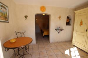 B&B / Chambres d'hotes LE MAS DES TARENTES Chambres d'hotes : photos des chambres