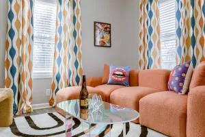 UNL Retreat Eclectic 5bd 5mins to Downtown - Tecumseh