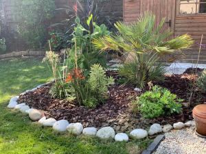 VILLA 600m de la plage calme Location possible à partir de 3 nuitées, pouvant accueillir 6-8 pers Activités nautiques randonnée vélo pêche golf casinos