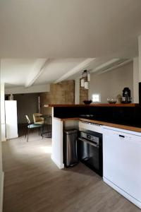 Uzès la Tour Médiévale Centre Historique