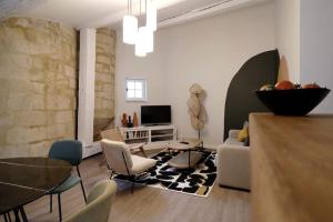 Uzès la Tour Médiévale Centre Historique