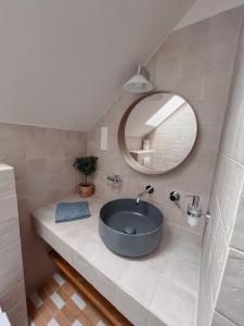 Two-Bedroom Apartment room in Pécsely House Apartman