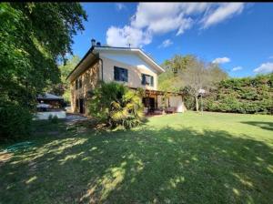 Villa Colli Verdi, met privé zwembad & 5 slaapkamers dicht bij Lucca en Pisa