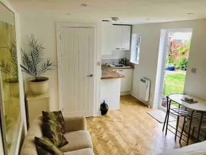 Charming studio suite minimum 2 night stay - 波茨莱德