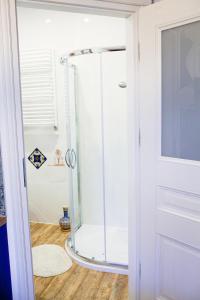 Przystanek w kolorach świata