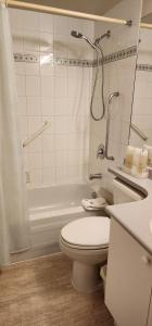 1821 Robson St, Vancouver, BC V6G 3E4, Canada.