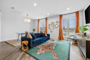 Modern, Free Parking, Walk to Everything - Pegram