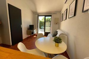 Charming Mazet ideal for families swimming pool tennis