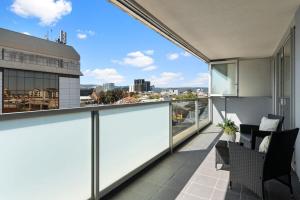 2BR CBD Apt Swimming Pool Sauna SPA CBD