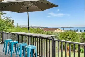 48 Rumbelow St - BYO Linen - Sea Views - Family Friendly - Back Valley