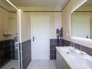 Maisons de vacances Maison perigourdine renovee, 3 chambres, grand jardin, proche Sarlat et sites touristiques - FR-1-616-211 : photos des chambres