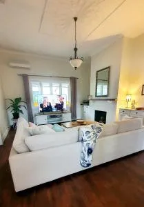 Cosy, 1930s Country Style Cottage in Mount Barker WA - Emu Point