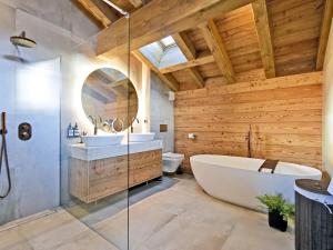 Chalets Chalet luxueux avec piscine interieure et sauna - 5 chambres, 12 pers., proche commerces et pistes - FR-1-613B-44 : photos des chambres