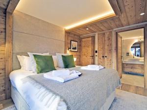Chalets Chalet luxueux avec piscine interieure et sauna - 5 chambres, 12 pers., proche commerces et pistes - FR-1-613B-44 : photos des chambres