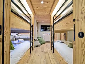 Chalets Chalet luxueux avec piscine interieure et sauna - 5 chambres, 12 pers., proche commerces et pistes - FR-1-613B-44 : photos des chambres