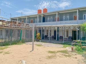 Penginapan Diar near Pantai Santolo Mitra RedDoorz