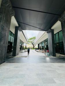 芭提雅市中心无边泳池公寓The Base Central