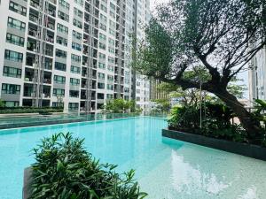 芭提雅市中心无边泳池公寓The Base Central