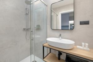 Modern Studio in the Centre of Poznań by Noclegi Renters