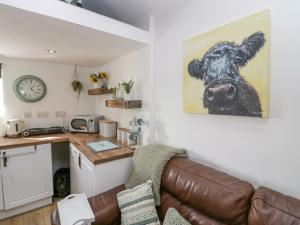 High Wreah Bolt Hole