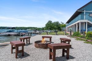 Cozy Suite w Stunning Lake Views at Fife Lake Lodge