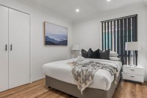 Coastal Charm: Halls Head Getaway in Mandurah