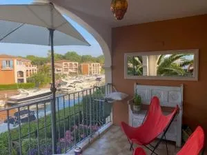 PCOGPETS Appartement avec belle vue Marina et piscine à Port-Cogolin - Grimaud