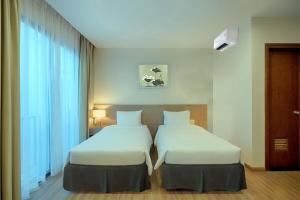 Biệt thự nguyên căn, 5 phòng ngủ, bể bơi chung, cách bãi biển 100m