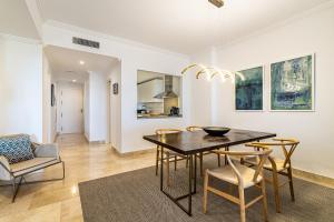 Premium Apartment with Large Terrace and Garden